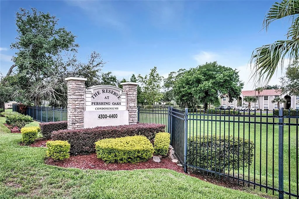 2 bed, 876 sqft, $1,600 — Photo 1