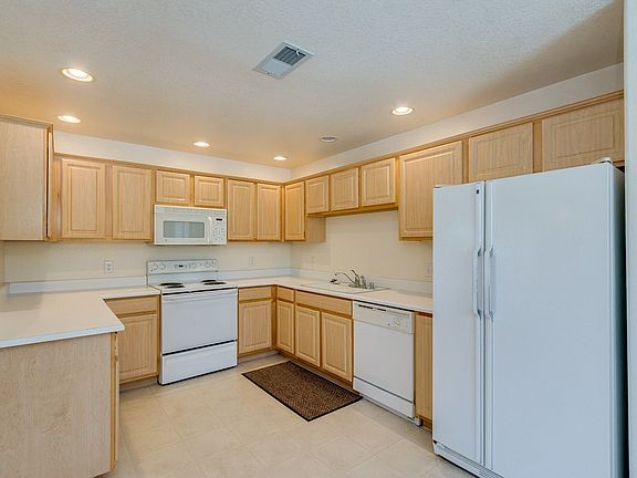 3rd image of 15225 N 100th St Unit 2200