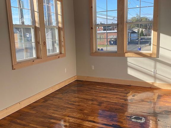 4th image of 372 North St APT 111