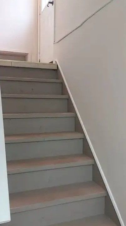 2nd image of 630 Perry Cres