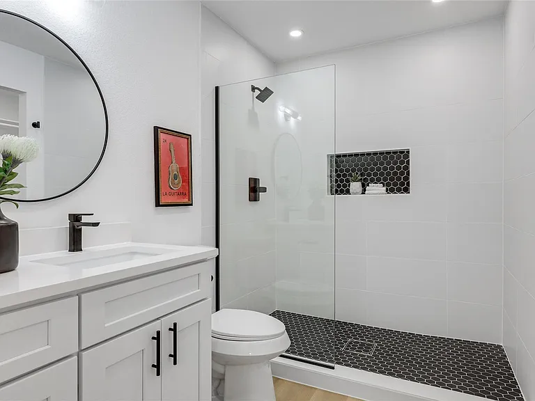 813 Cardiff Dr — Photo 11