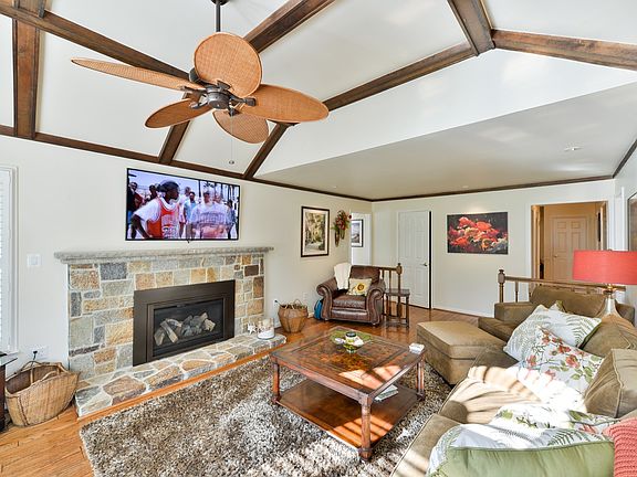 3rd image of 11107 Flora Lee Dr