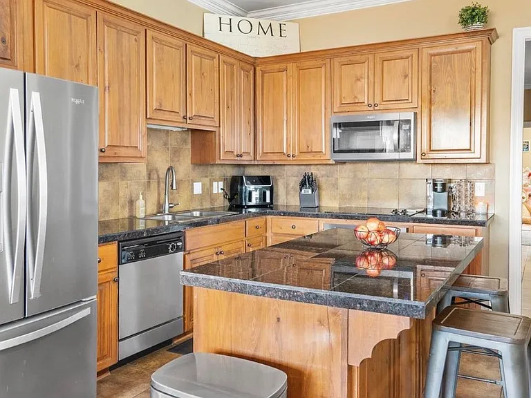 15127 Beauty Berry Ave — Photo 2