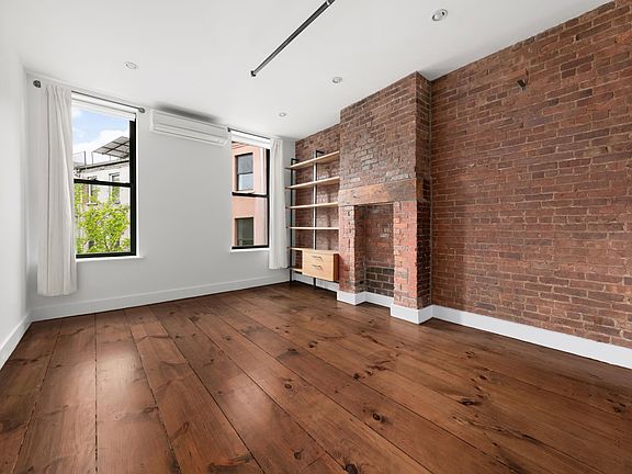 2nd image of 940 Fulton St #3C