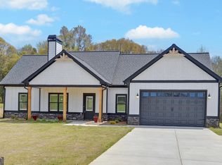 111 Topher St, Hartwell, GA 30643