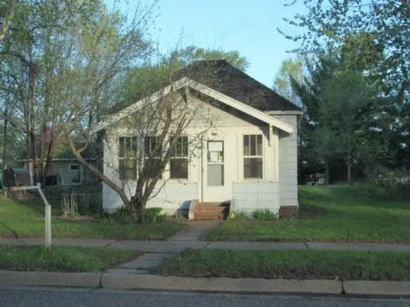 213 7th St NE, Little Falls, MN 56345