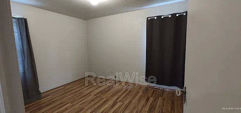 355 W Selmar Ct — Photo 8