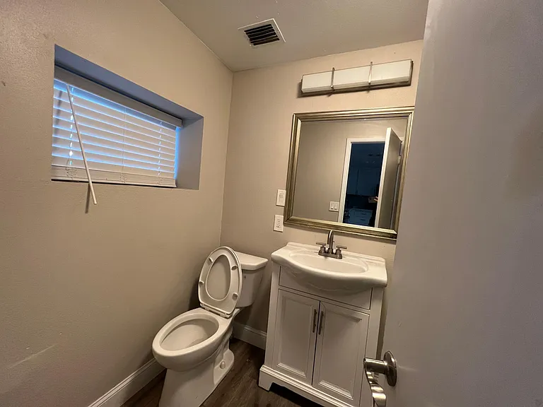 1116 E Fremont Ave #A — Photo 6
