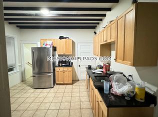 18 Lawn St #3, Mission Hill, MA 02120