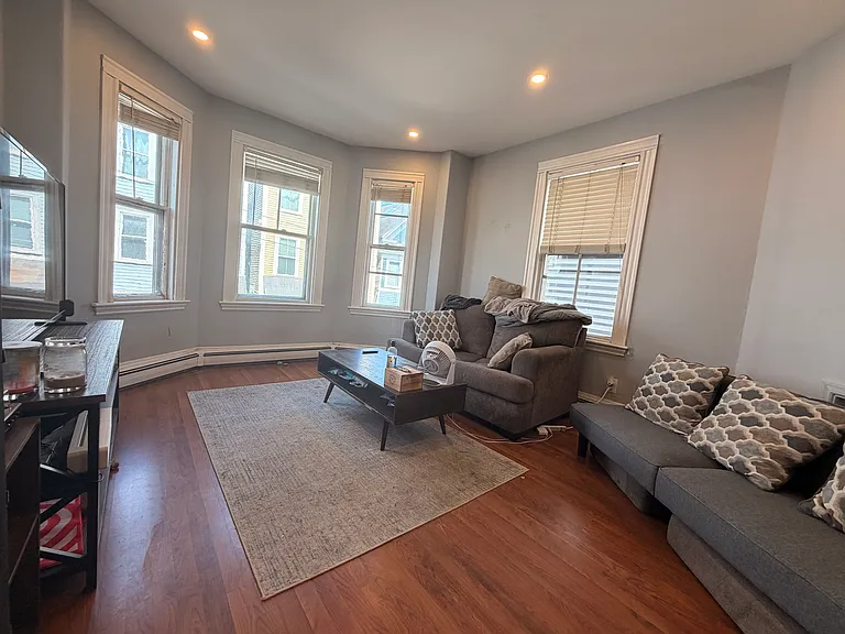 18 Washburn St #R — Photo 8