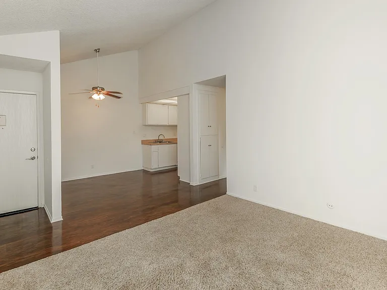 Highland Creek Apartment Homes — Photo 28