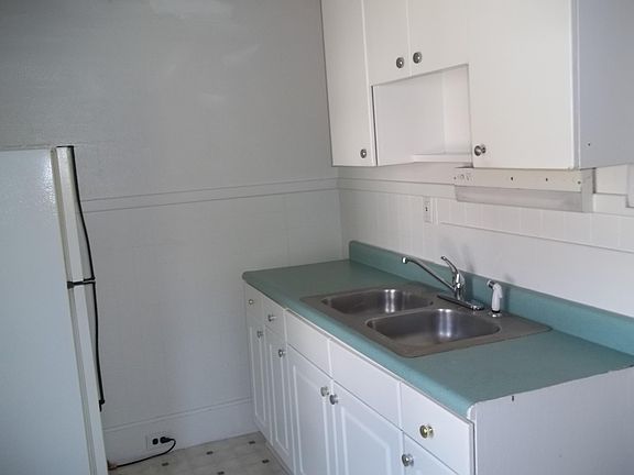 Kitchen - Refrig and stove included