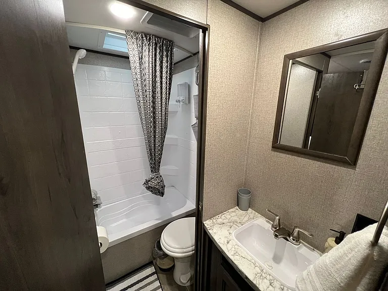 305 Linden Dr — Photo 6