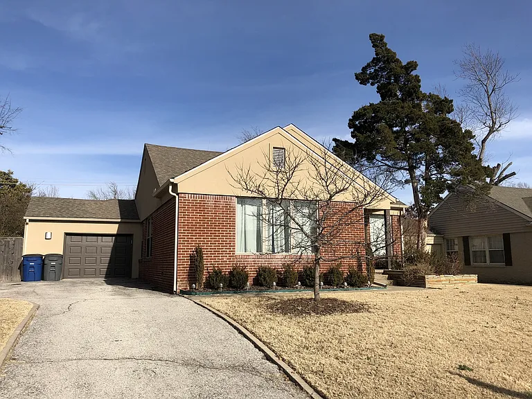 2257 S Florence Ave — Photo 1