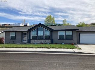 3092 SW River View Dr, Pendleton, OR 97801