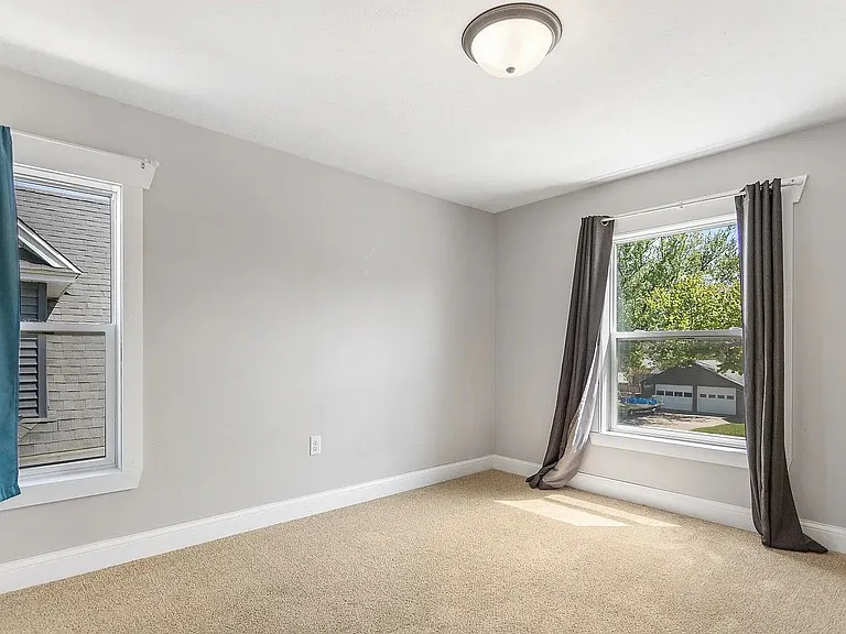 408 Van Raalte Ave — Photo 20