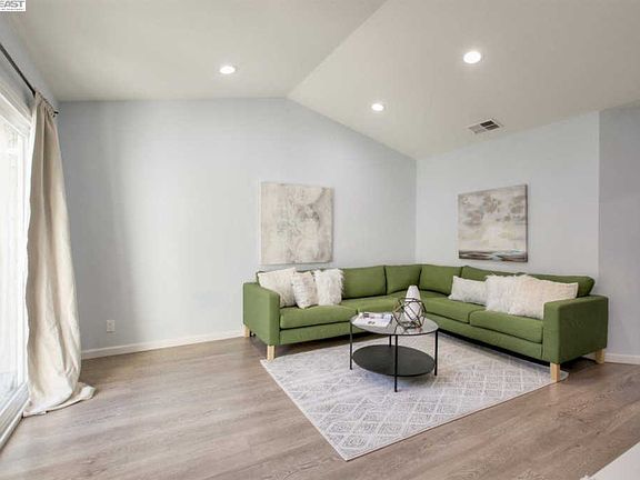 5th image of 3006 Flint St #58