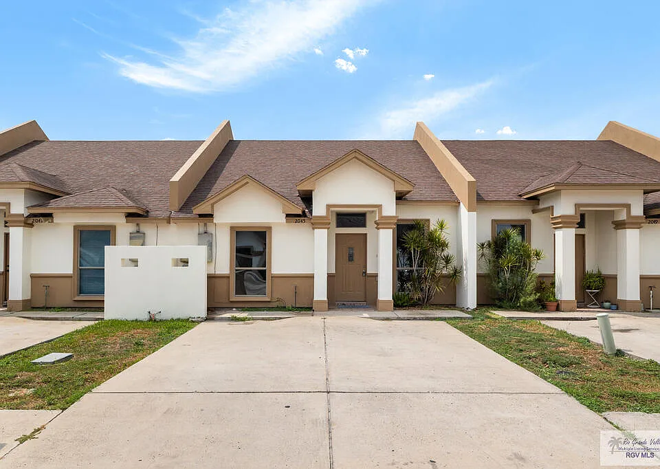 2045 Westminster Cir