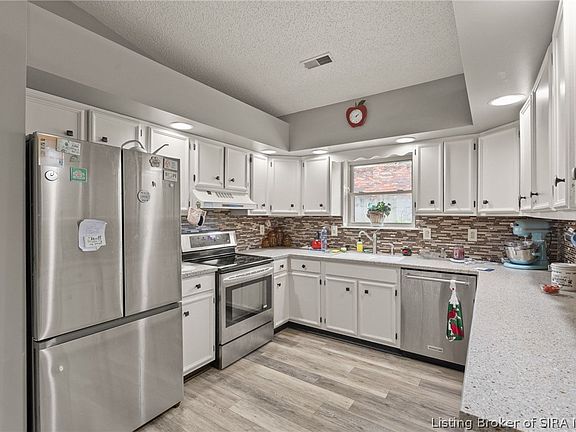 3rd image of 3018 Pebble Brook