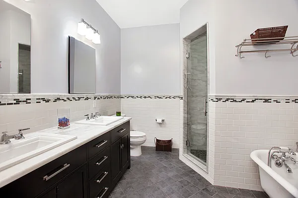 Rented by Compass | media 7