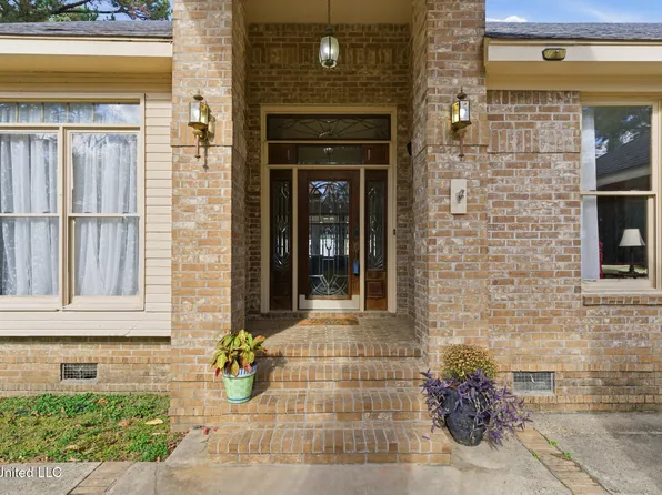 18 Woodchuck Dr, Hattiesburg, MS 39402