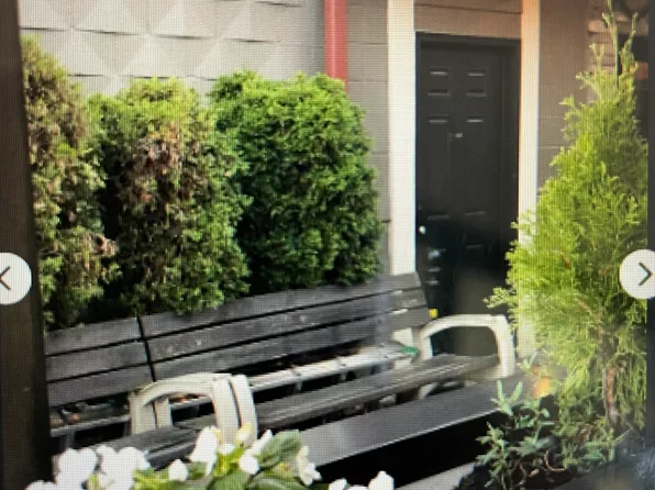 52 W Forteen Mile Rd, Clawson, MI 48017