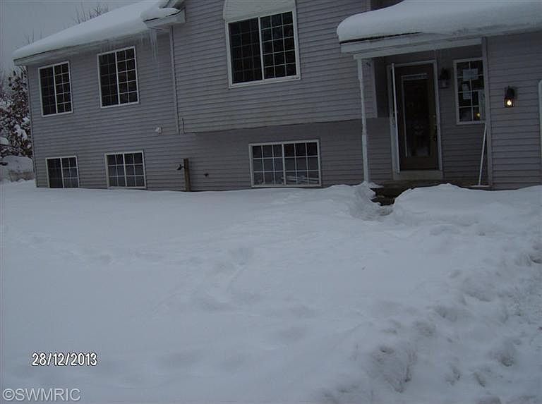 1st image of 5786 E 48th St