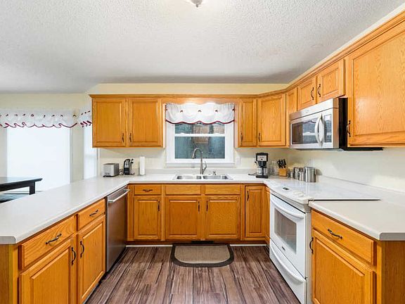 3rd image of 570 Christel Springs Dr
