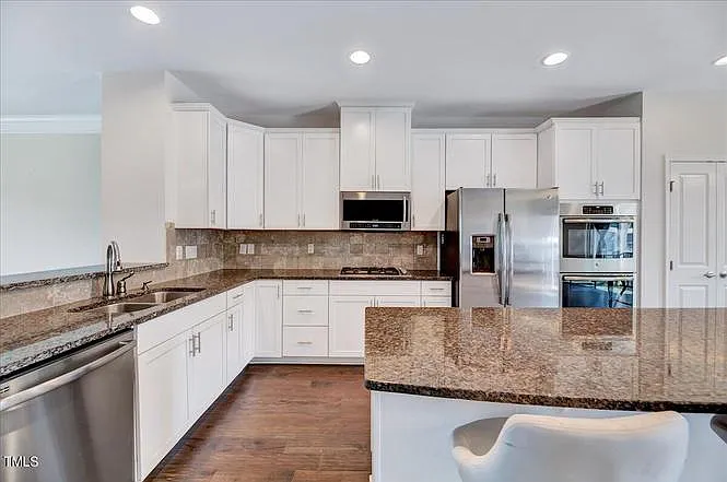 1008 Drayman Pl — Photo 16