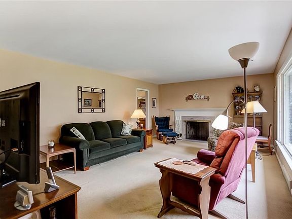 5th image of 5297 Himes Ln