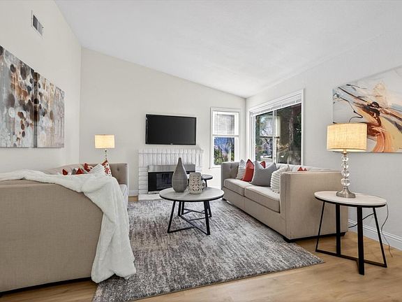 3rd image of 512 Lanfair Cir