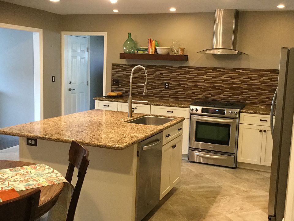 1st image of 5370 Aurora Dr