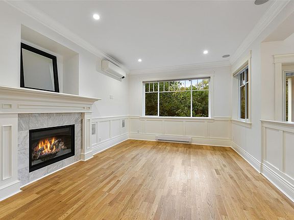 4th image of 2517 Asquith St
