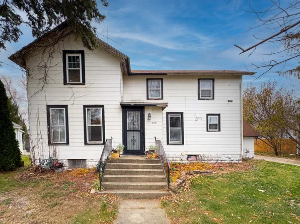 323 N Main St, Earlville, IL 60518