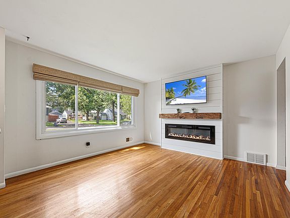 4th image of 6929 Newton Ave S