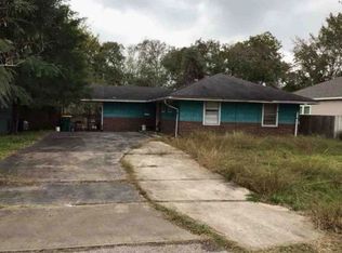 618 Azalea Dr, La Marque, TX 77568