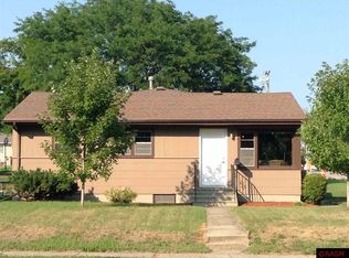 1327 S Washington St, New Ulm, MN 56073