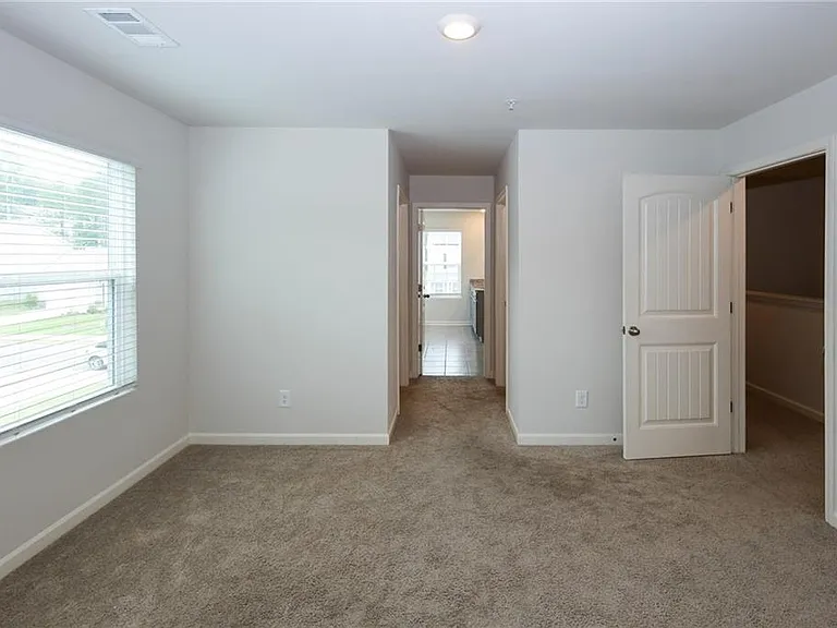 7566 Jennadee Dr — Photo 32