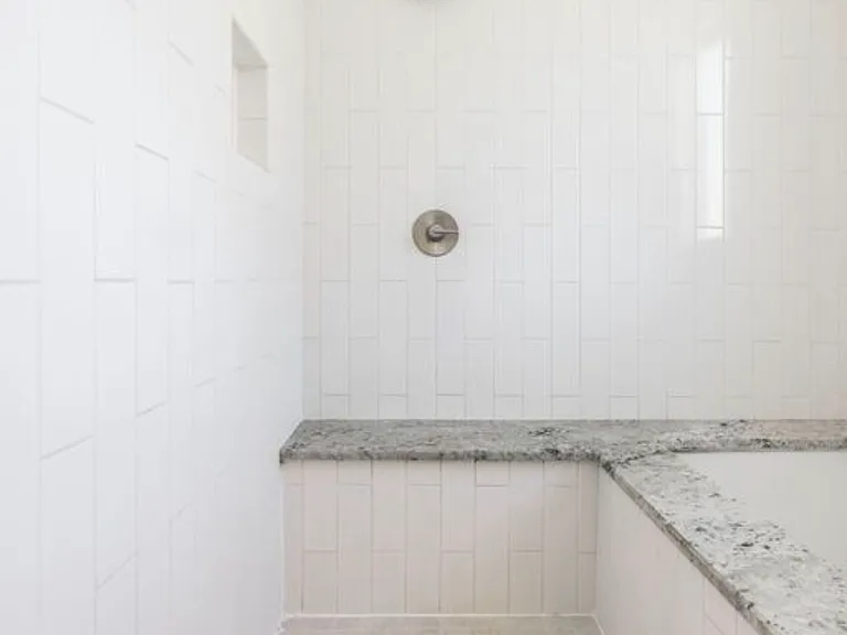 727 Douglas Ave — Photo 11