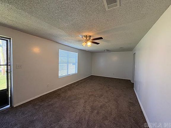 3rd image of 717 N Elm St