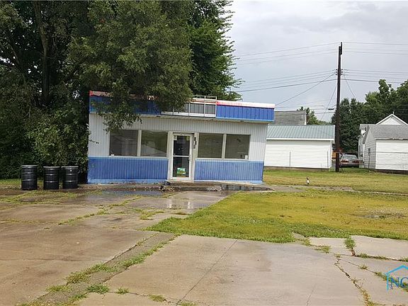 2nd image of 892 N Countyline St