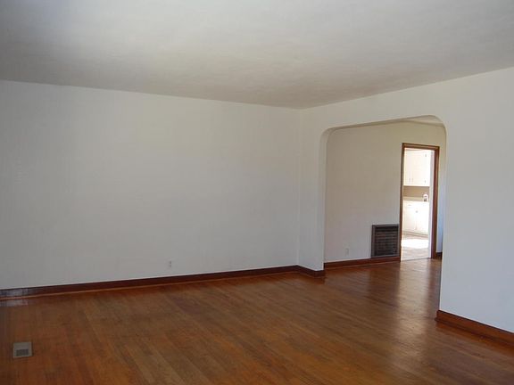 3rd image of 3805 Sliger Cir