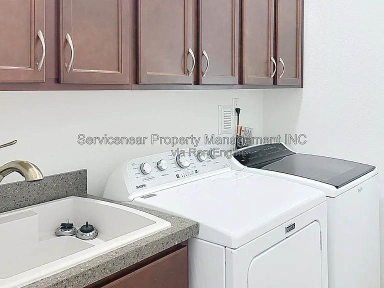 9428 Woodcrane Dr — Photo 23