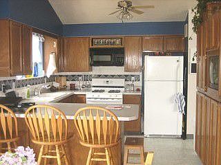 2nd image of 331 Emerson Ave
