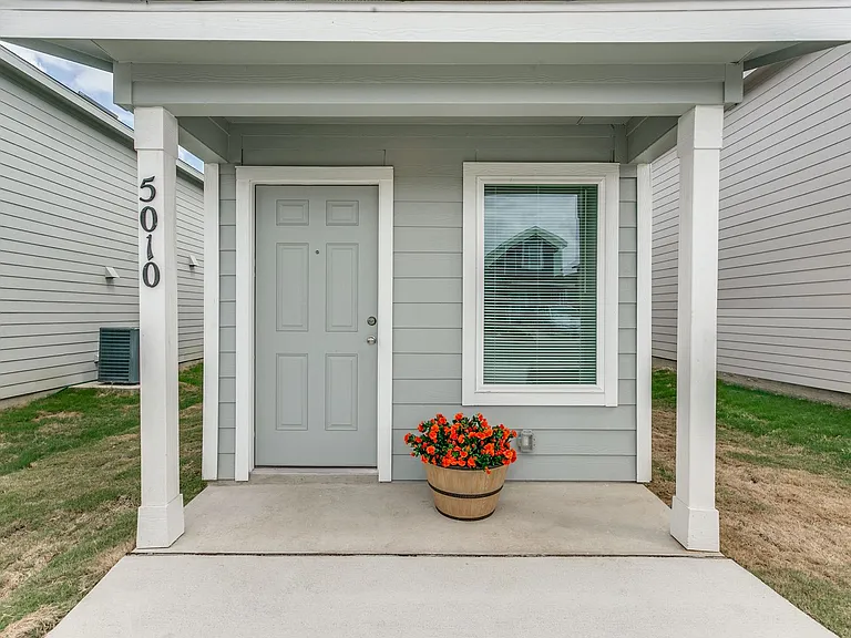 5010 Primrose Rdg — Photo 4