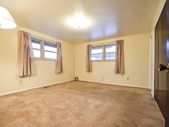 5th image of 4911 Stoneyview Ct