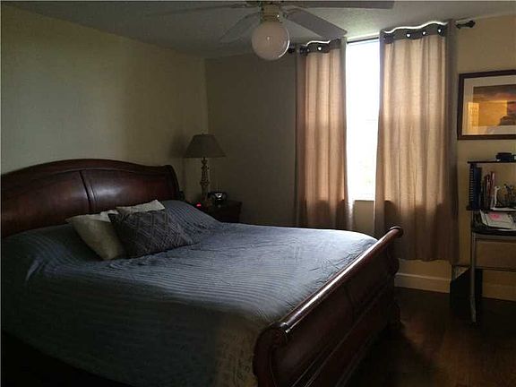 3rd image of 619 E Sheridan St APT 406