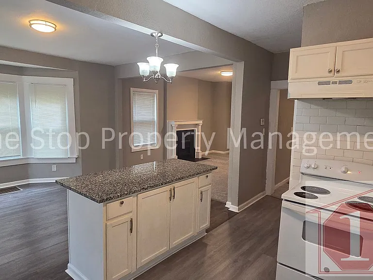 2821 Wabash Ave — Photo 12