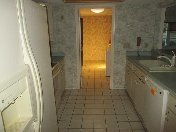 5th image of 1360 Glendale Cir W #237