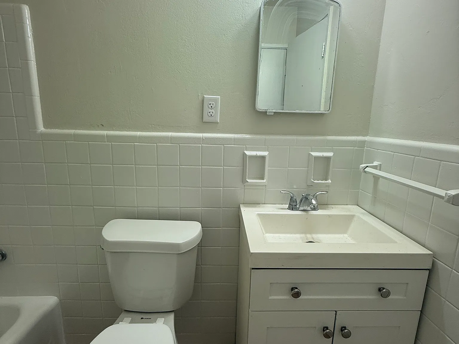 3 bed, 963 sqft, $1,200 — Photo 4